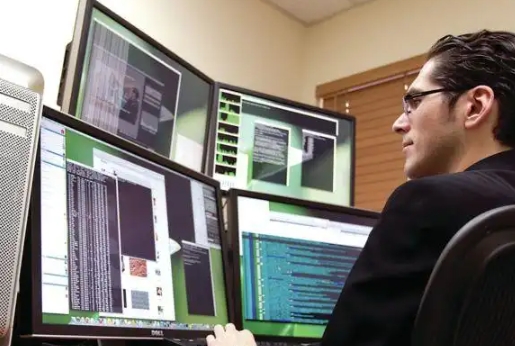 大模型時(shí)代，后端程序員如何避免被AI卷死？